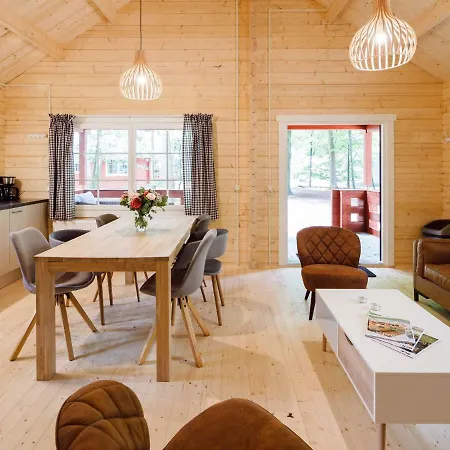 Cozy, Wooden With A Veranda, Located In The Veluwe Chalé Epe